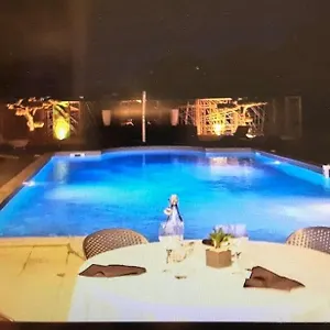 Sous Les Pins Hotel